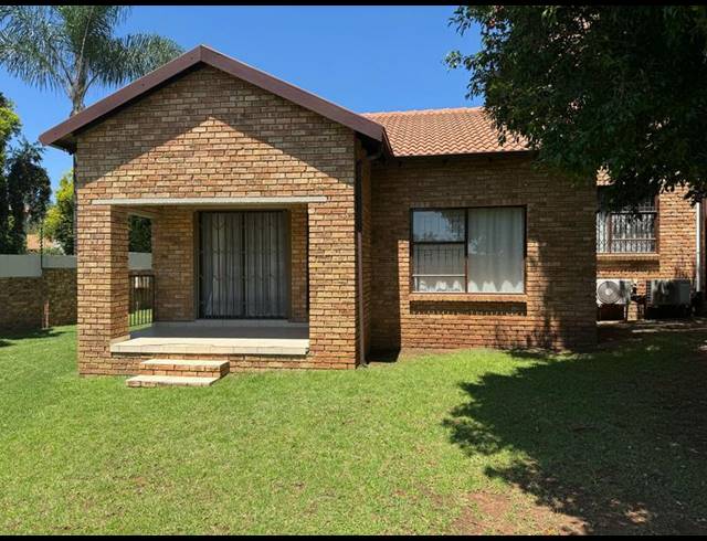 2 BEDROOM COMPLEX FOR SALE IN RUIMSIG